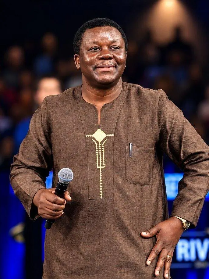 Evangelist Drake Kanaabo preaching